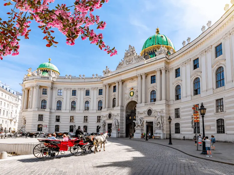 Vienna: Skip-the-Line Hofburg and Empress Sisi Museum Tour